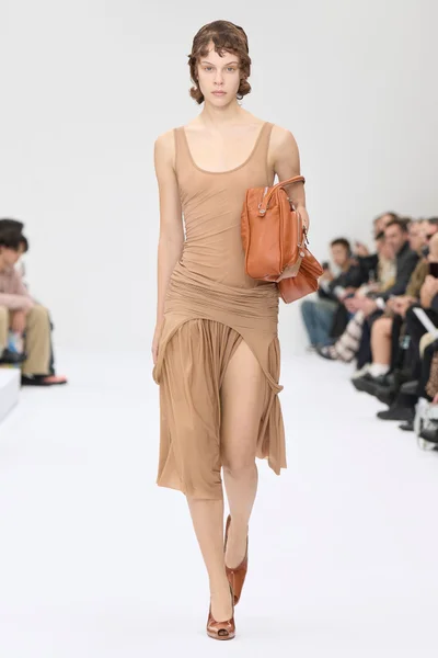 Look 19